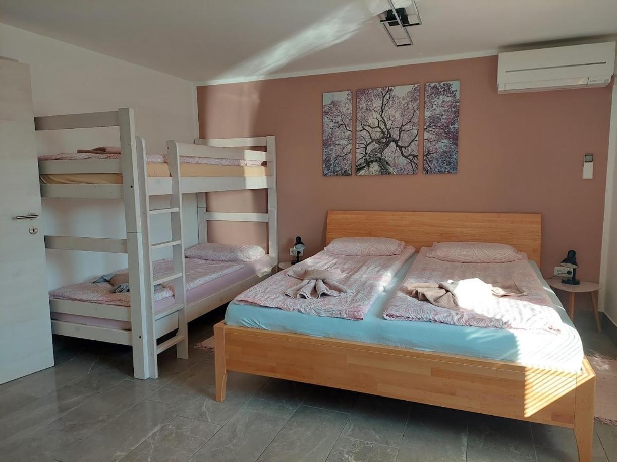 Apartma Zirovnik Церклье-на-Гореньскем Экстерьер фото